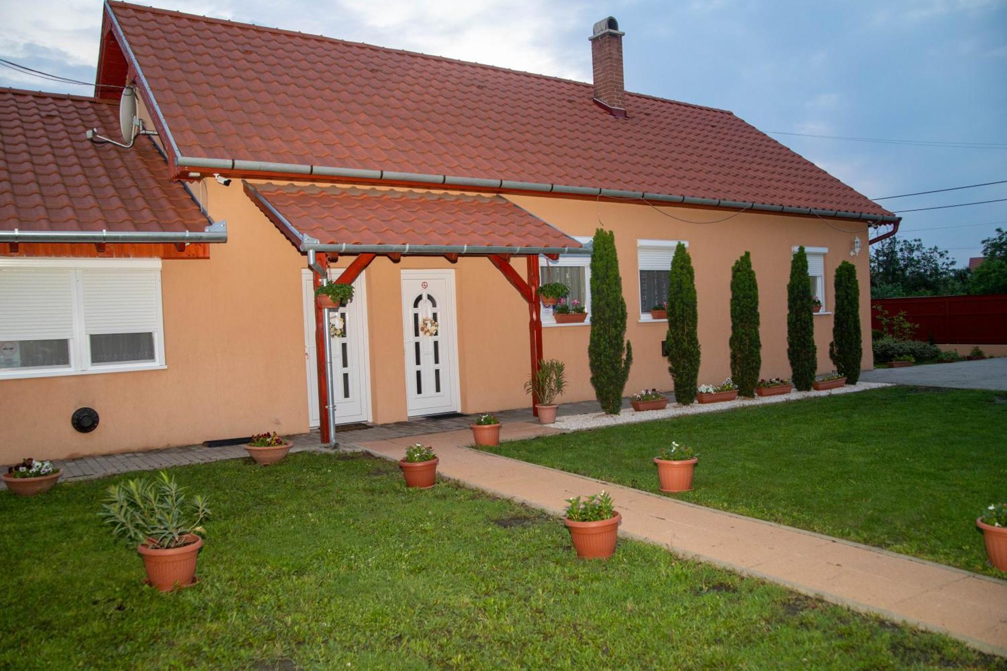 Hotel Boroka Vendeghaz Turkeve Exteriér fotografie