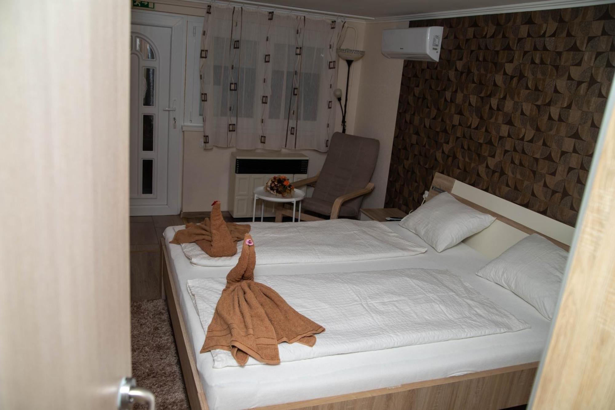 Hotel Boroka Vendeghaz Turkeve Exteriér fotografie
